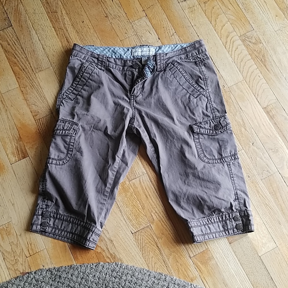 Aeropostale brown short capri